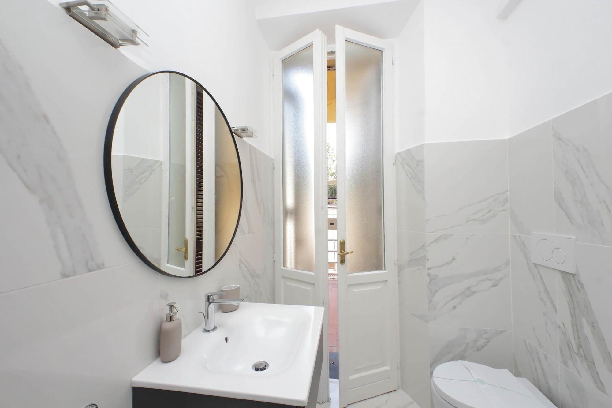 Ych-Comfortable 2 Bedrooms Flat Near Colosseum Roma Esterno foto