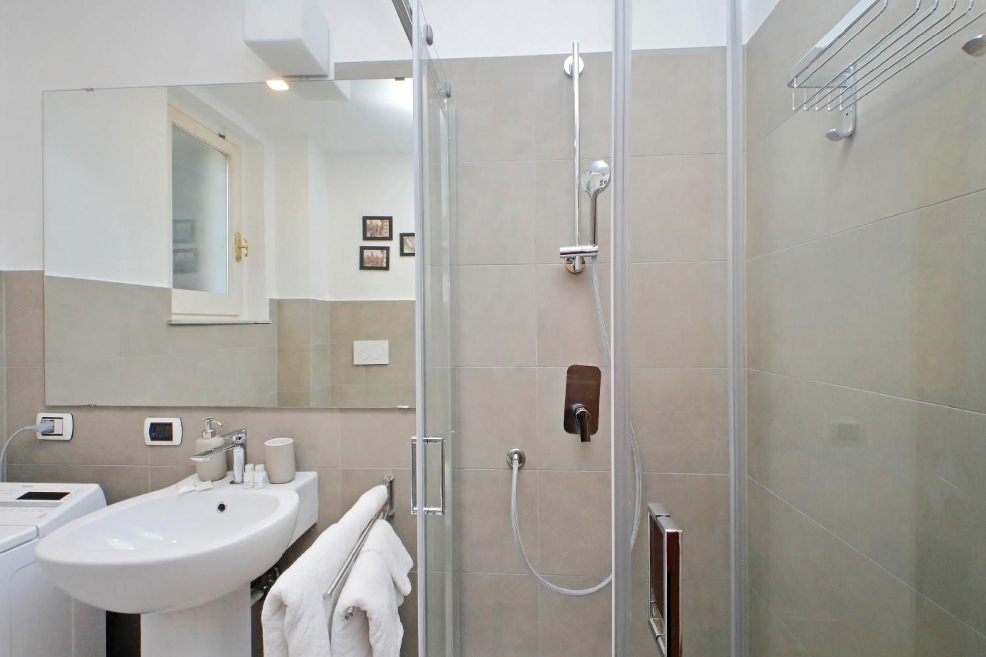 Ych-Comfortable 2 Bedrooms Flat Near Colosseum Roma Esterno foto